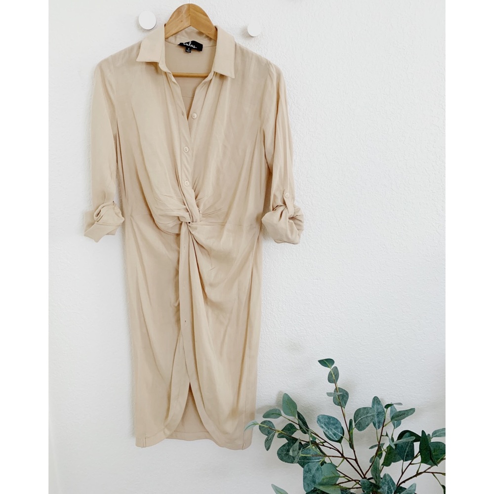 BEIGE BUTTON-UP HIGH-LOW TUNIC TOP (Worn Once!)